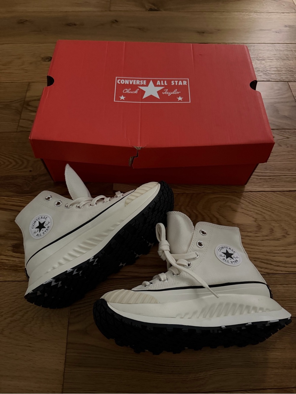 NWT Converse Chuck 70 AT-CX High Top Vintage White Platform Women’s 4.5